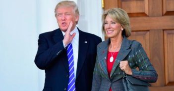 ¿Cómo la familia DeVos está presionando al gobierno de EE.UU por una regulación que favorezca a Amway?