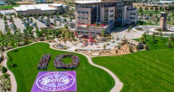 Scentsy recauda más de US$250mil para una escuela en su comunidad
