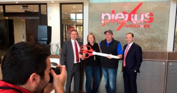 Plexus celebra su crecimiento con la inauguración de una nueva planta