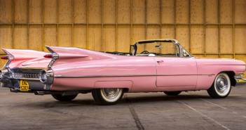 Así fue como Mary Kay terminó dotando a sus mejores distribuidoras con carros rosados