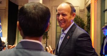 El diario El Tiempo entrevistó a Doug DeVos presidente de Amway