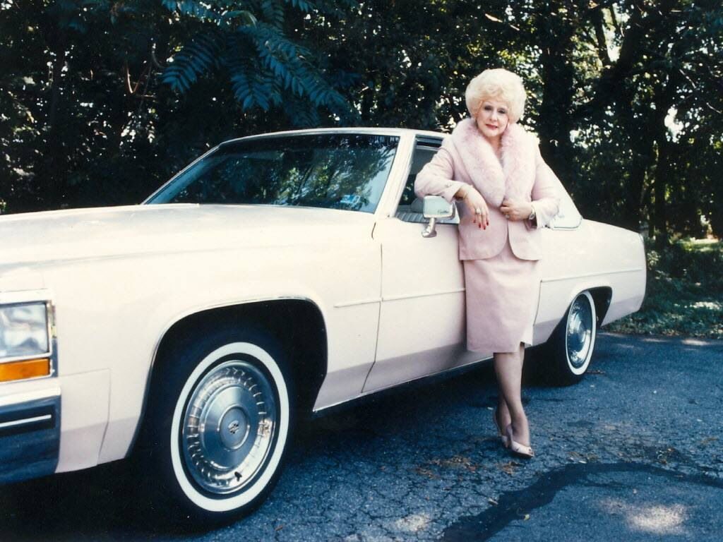 Cadillac rosa