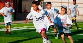 LA Galaxy Foundation y FC Bayern se unieron para esta labor benéfica