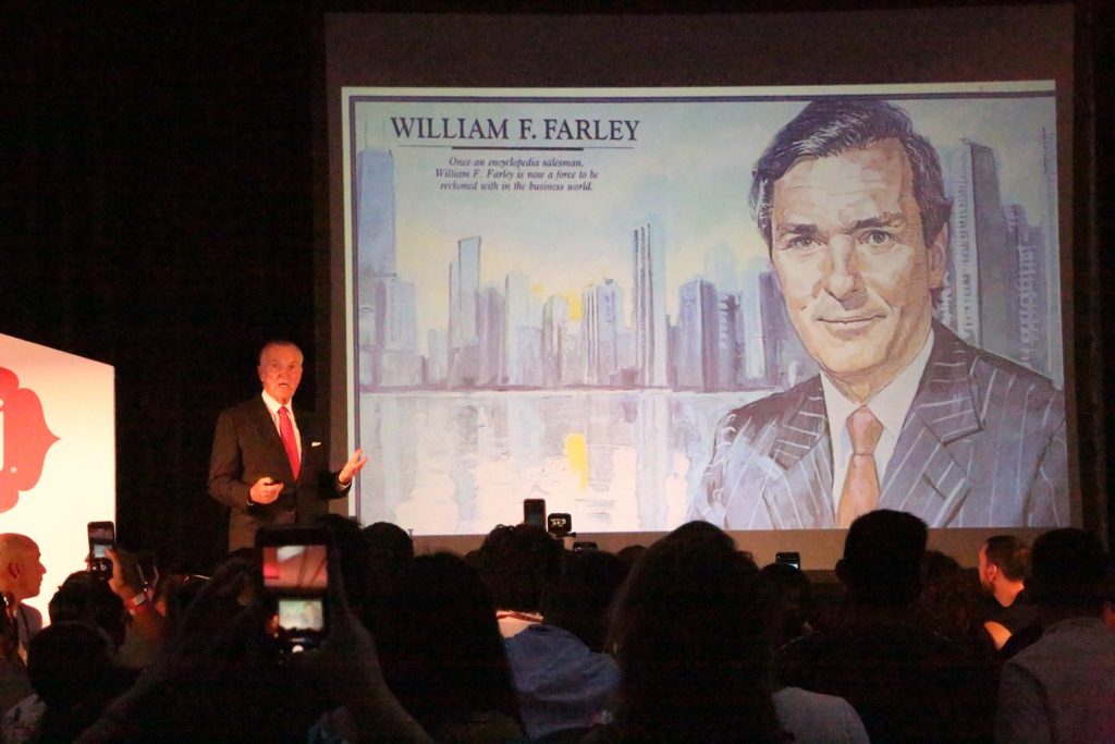 Bill Farley durante un evento de Zrii